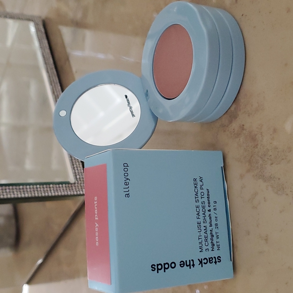 3 in 1 compact - cream blush,  bronzer and highlighter